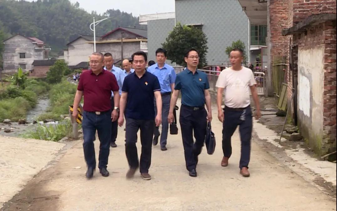 心手相連 開啟鄉村振興工作新征程1.jpg 心手相連 開啟鄉村振興工作新征程1.jpg